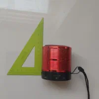 اسپیکر قرمز