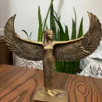 مجسمه بانو مصری