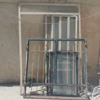 درب پنجره آهنی