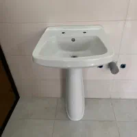 ورق پی وی سی سفید و روشویی چینی کرد