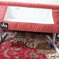 تخت کنار مادر