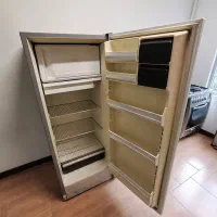 یخچال پارس کاملا سالم در حال کار