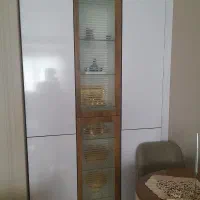 به هم دیگه پیچ شده ۳تا قفسه