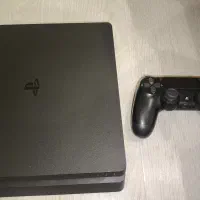 فروش PS4 اسلیم کارکرده همراه یک دسته و تعدادی بازی