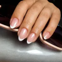 کاشت ناخن و اموزش تخصصی