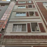 ۶۰ متر/تک خواب/اسانسور/پارکینگ/بالکن دارد