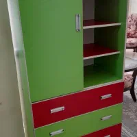کمد کودک و نوجوان سالم و تمیز
