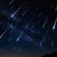 تور تماشای بارش شهابی در کنار برج رادکان