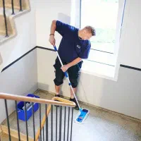 نظافتچی ساختمان و منزل هستم
