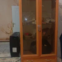 میز ناهار خوری۴نفره  و کمد بوفه ایmdf