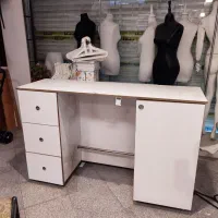 میز و مانکن زنانه