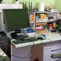 فروش کلیه لوازم و قطعات خدمات کامپیوتری و کافی نت