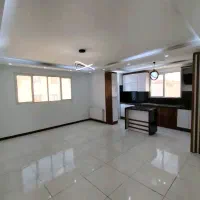 فروش فوری آپارتمان/زیر قیمت/مالک پول لازم/سندتکبرگ