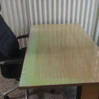 میز و صندلی تحریر و کامپیوتر