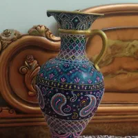 یک عدد گلدان بزرگ و زیبا