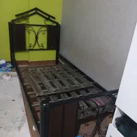 تخت خواب فلزی  فرفروژه یک نفره با تشک