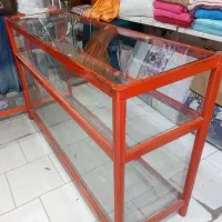 ویترین مغازه