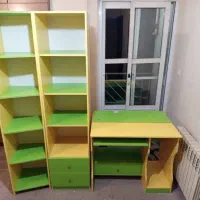 میز کامپیوتر به همراه ۲ قفسه کتاب