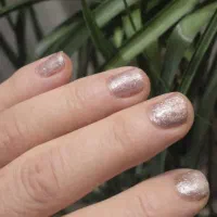انجام کارهای ناخن و پدیکور