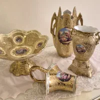 میوه خوری   گلدان.   طلایی چروک