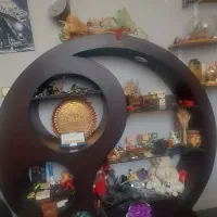 ویترین گرد چوبی در حد نو