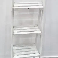 استند نردبانی چوبی