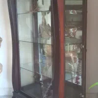 ویتیرین چوبی پشت آینه