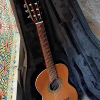 گیتار الحمرا 2c