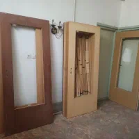 در چوبی شیشه خور
