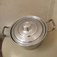 تعدادی لوازم آشپزخانه