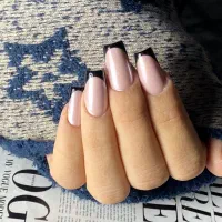 ناخنکار/طراح/پدیکوریست هستم