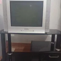 میز و تلویزیون