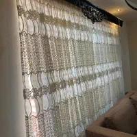 2 عدد پرده به همراه کتیبه