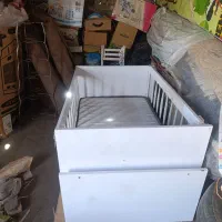 تخت گهواره ای کودک
