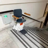 آسانسور پله(صندلی پله پیما یاپله رو یا بالابر پله)