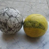 توپ فوتبال و توپ والیبال