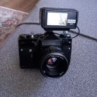 دوربین زنیت به همراه فلاش