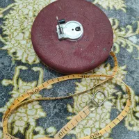 ۲ عدد پروژکتور و متر