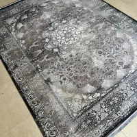 وقت خودتو چرا ب هدر میدی بیا فرش ببین میدرخشه برات