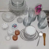 مقداری طرف و ظروف اضافه