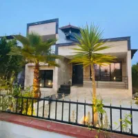 پیلوت3خواب/220m/سند/حیاط بزرگ و دلباز
