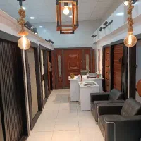 فروشنده خانم