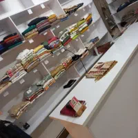 قفسه و میز بزرگ