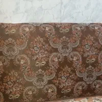 دو جفت پشتی نو و ساعت دیواری و روفرشی