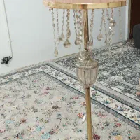 آباژور ایستاده