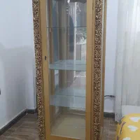 ویترین رنگ طلایی
