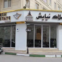 مشاور آقا و منشی خانم با حقوق ۲۰ م به بالا