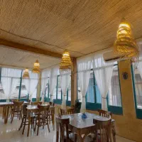 پرده حریر رنگ سفیدنباتی