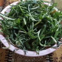 تره وشنگ تازه و پاک شده