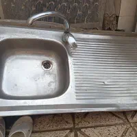 کابینت آشپزخانه همراه با سینگ و سنگ